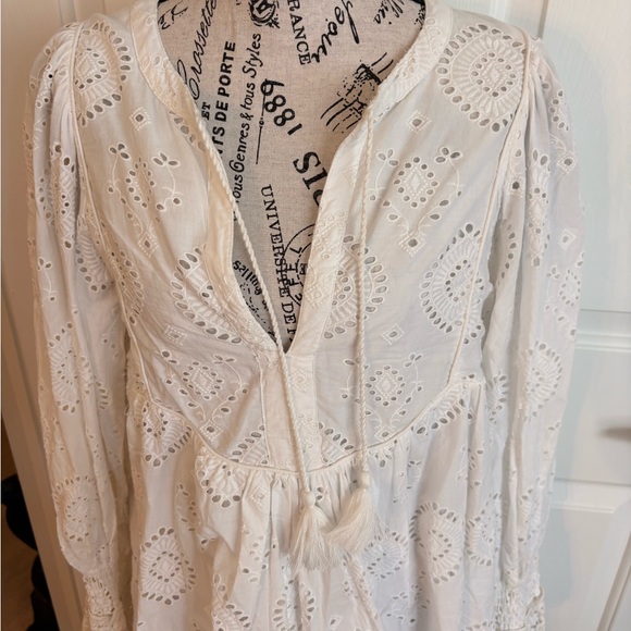 Spell White Eyelet Mini Dress size Medium EC - Picture 3 of 9